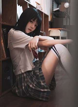 Cosplay 桜桃喵 – 教室死库水