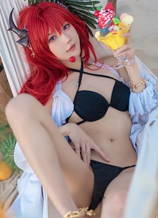 Cosplay 阿包也是兔娘 明日方舟 史尔特尔泳装
