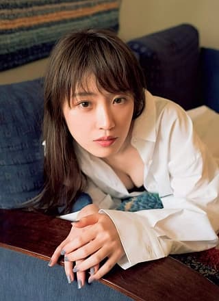 Kazumi Takayama 高山一実, Weekly Playboy 2019 No.08 (周刊プレイボーイ 2019年8号)