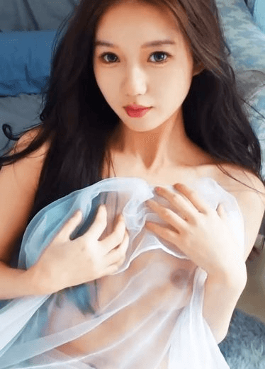 大眼可爱妹系少女灵灵的全裸写真诱惑