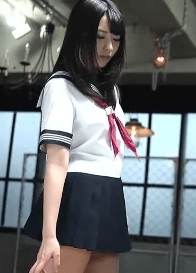 Ayu Sakurai (桜井 あゆ) 制服妹妹小恶魔就要吃了你