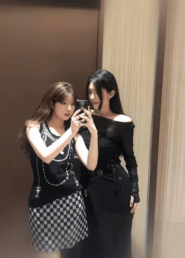 人前高冷女神，人后反差小母狗求着爸爸操她