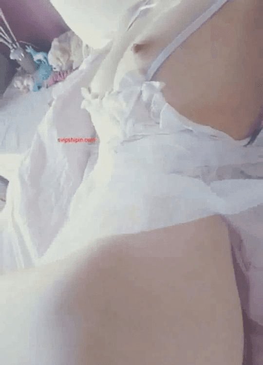 网红少女『恶犬』大尺度新娘套装