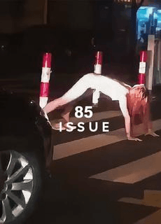 网曝门事件 某市路上撞见空干女