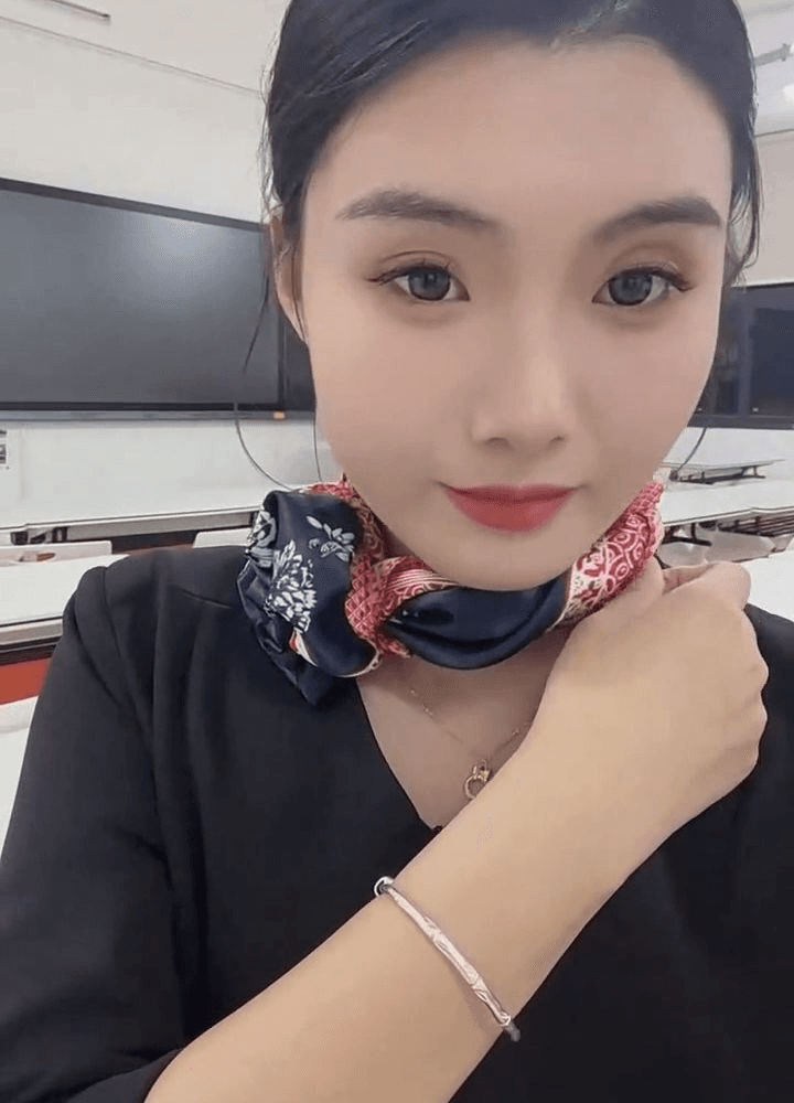 直击空服员小姊姊私下淫荡被操