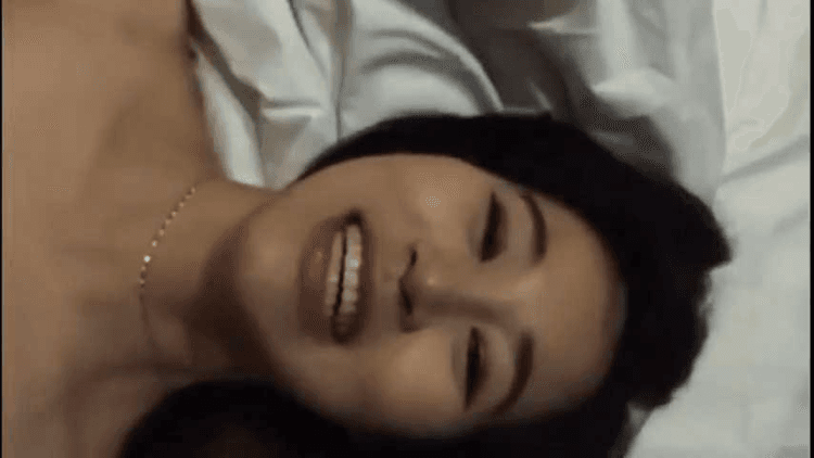 “你手机别丢了！影片会外泄”女主持人陪睡导演自愿潜规则自拍录像流出