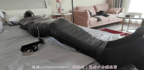 【紧缚少女樱雅酱】黑色胶带木乃伊紧缚！