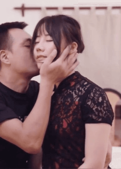国产 麻豆 旗袍诱惑美女王茜想做演员被导演潜规则