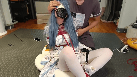 【绳欲club】新人小茵的首次出镜 05年的小萝莉lo娘 胶带极限震动木奉固定强高 丝袜堵嘴 郊狼挣扎 带着哭腔的娇喘 很小的一只欺负起来感觉她要碎了