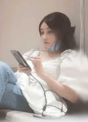 骚哥约了个网红整容脸的妹子，工作态度不行，各种挑刺。还玩起了地域高级感？