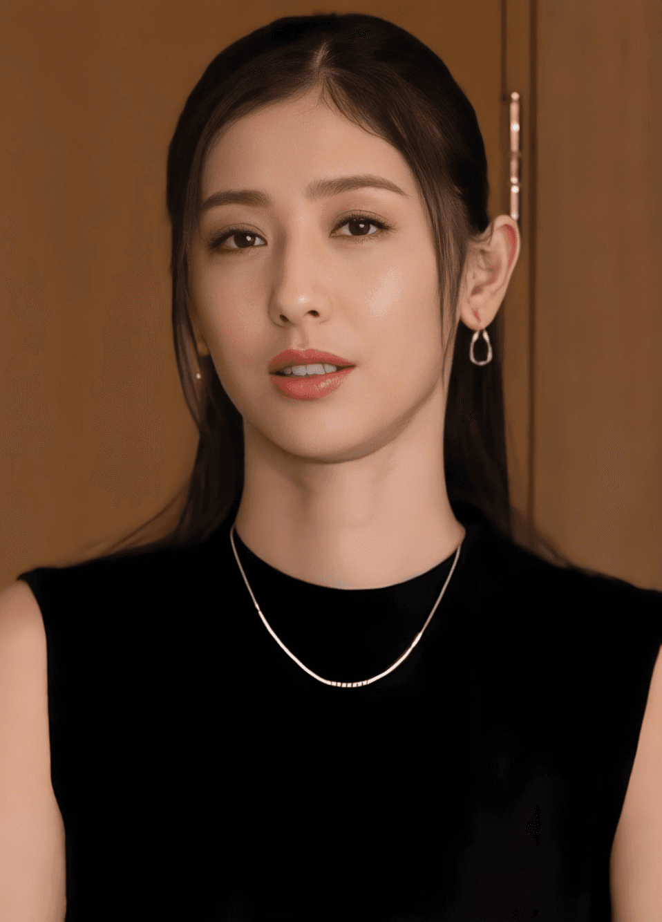 AI明星换脸「佟丽娅」绝美女明星的黑丝美腿诱惑