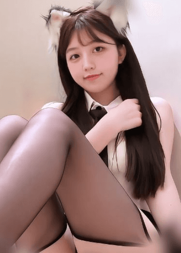 【最新泄密，抖音300万天降之雯包括之前流出截止5月最新】给金主颜射舔干净鸡巴赚钱后