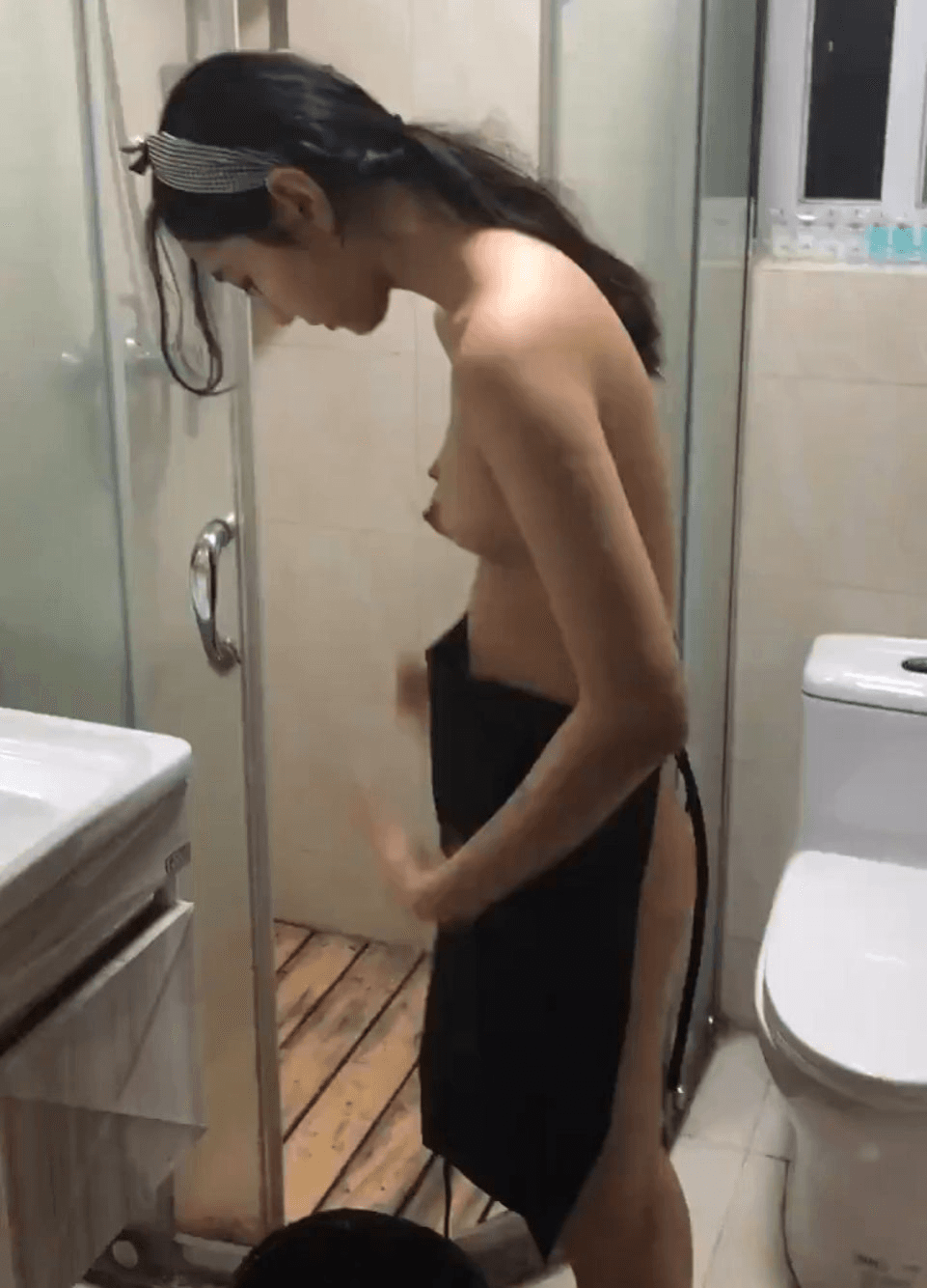女友在浴室整理 要给我一些惊喜