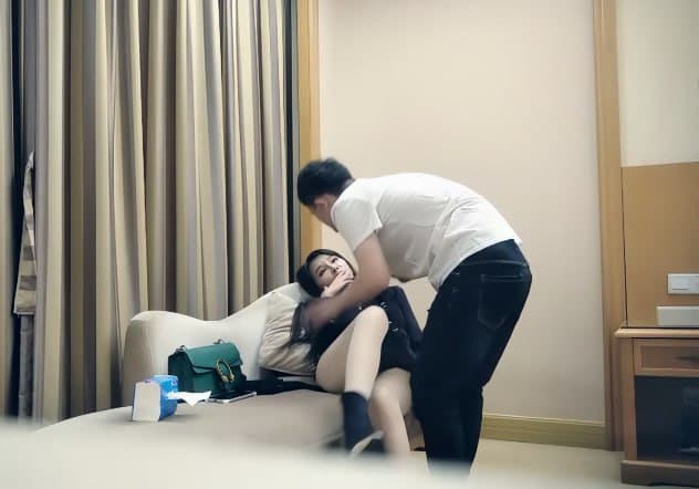 3000网约极品车展模特，大长腿高颜值女神，肤白如玉温柔体贴，激情啪啪娇喘连连