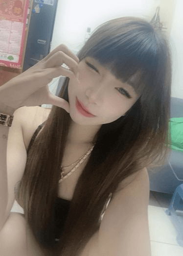 邻家大姐姐类型的骚货